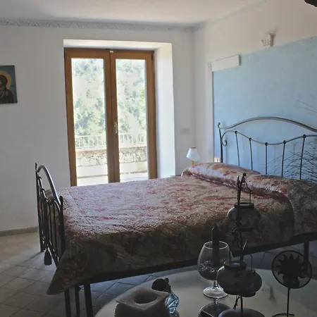 Casa Della Cornice